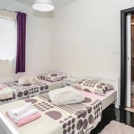 Lovely In With Kitchen *